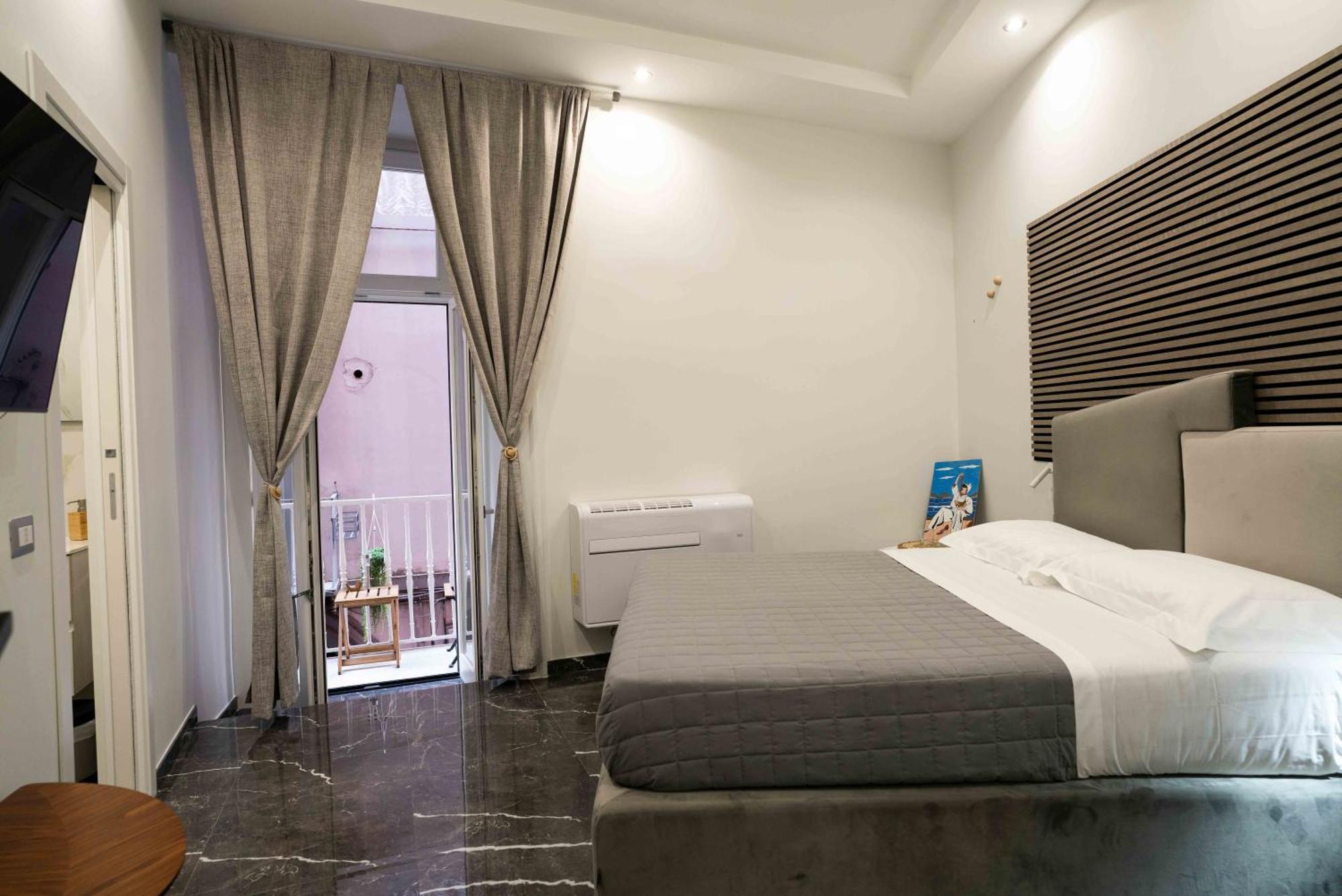 Bed & Breakfast Worldwidesuites Napoli